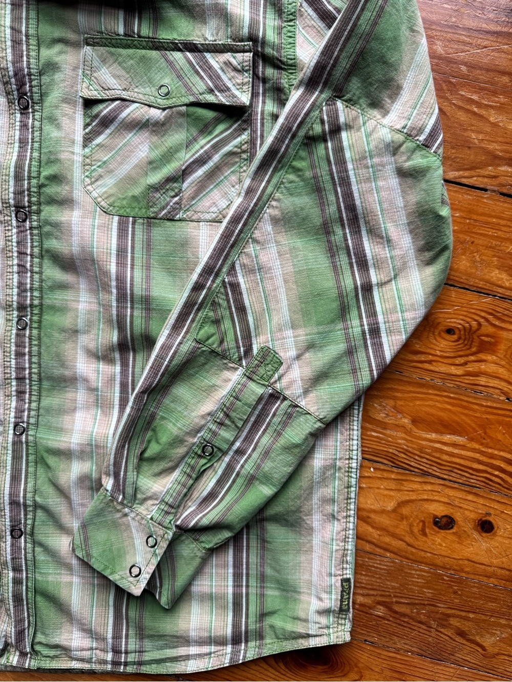 prAna Men's Green Plaid Snap-Up Shirt in 100% Organic Cotton. Size XL